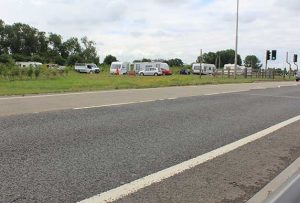 Travellers on the A16